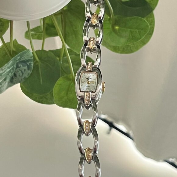 Vintage Timezone Womens Stainless Steel Silver Watch - Picture 3 of 6